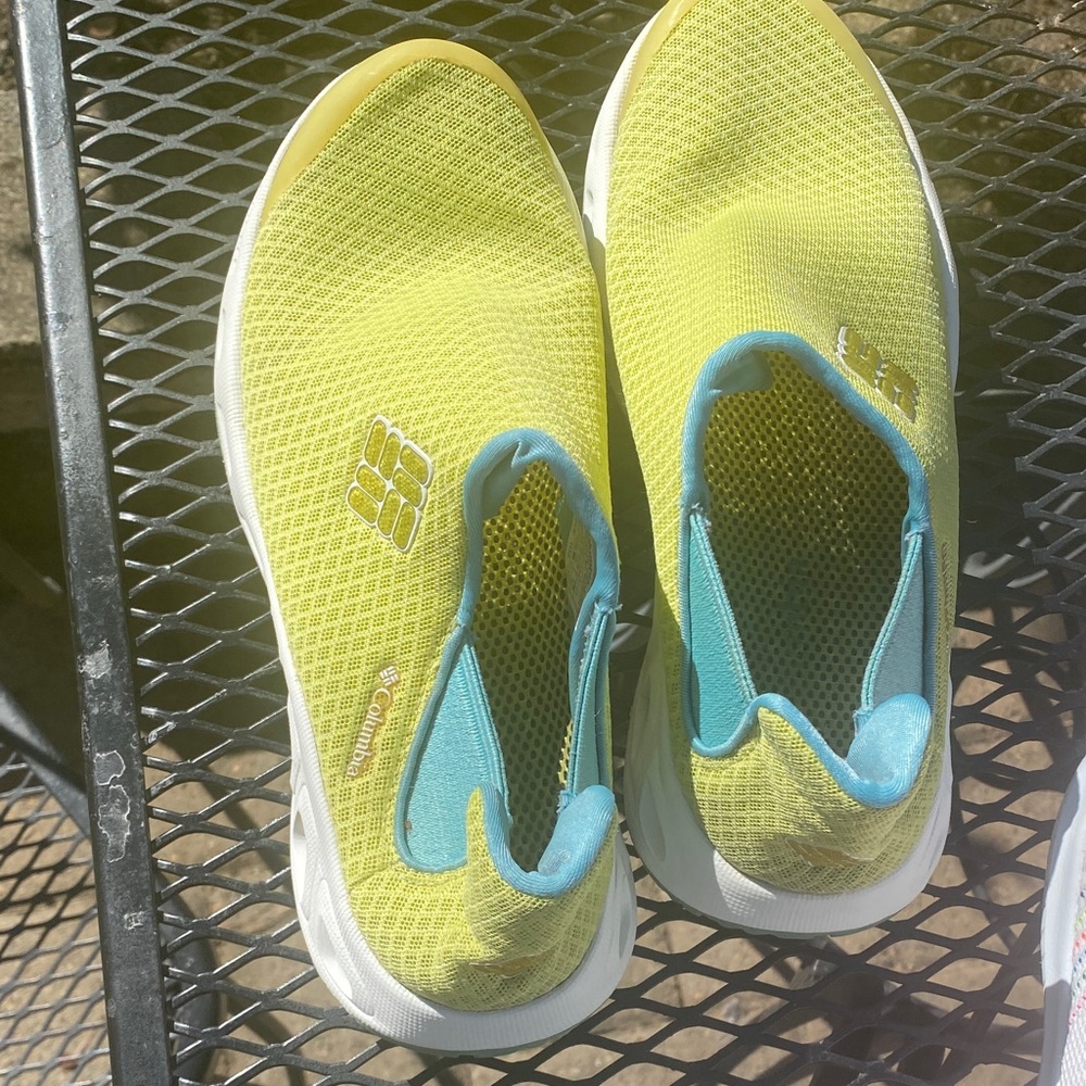 Preowned Columbia women’s Yellow and Aqua Shoes 7